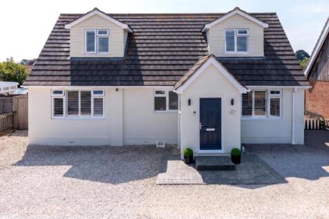 Cowley Road, Lymington, Hampshire, SO41