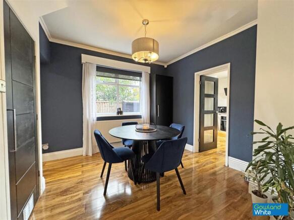 4 bed Semi-Detached for sale Image 11