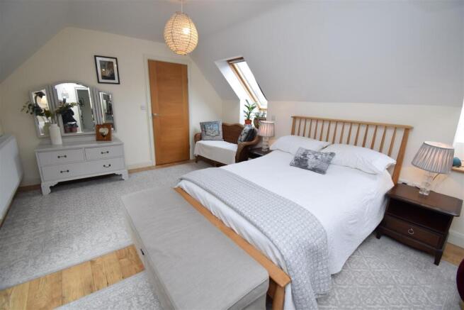 Bedroom 1.JPG
