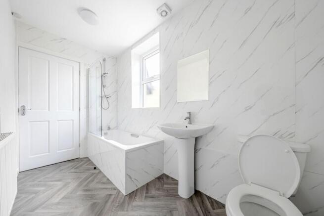 2 bed Flat to rent Image 4