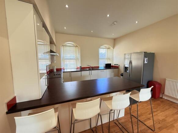 Kitchen Flat 2.1.JPG