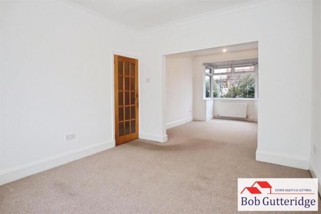 THROUGH LOUNGE / DINER