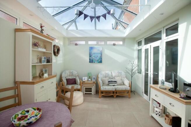 52 BRITFORD LANE - PHOTO E.jpg