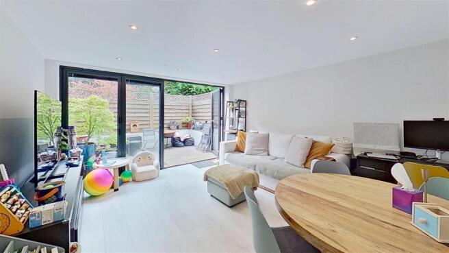 Glass-Place-Surbiton-KT6-08062026_194941.jpg