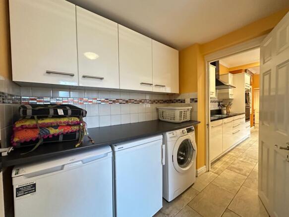 6 bed Terraced for sale Image 9