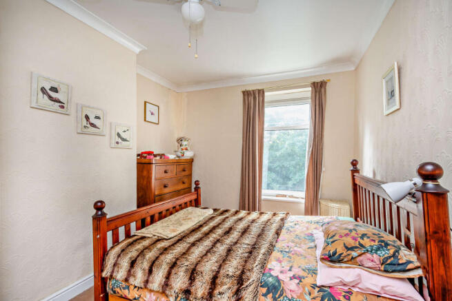 3 bed Terraced for sale Image 7