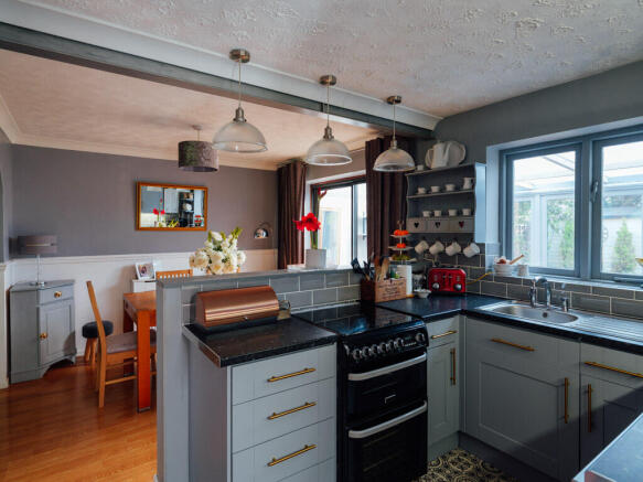 Kitchen / Dining Room