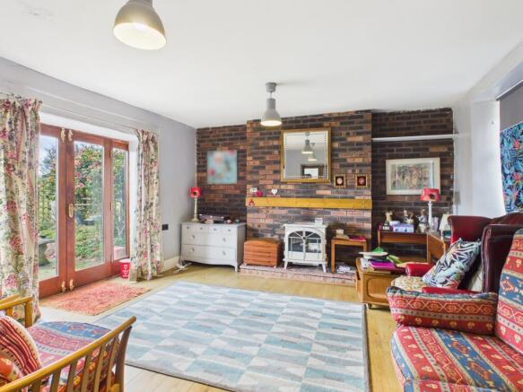 CAM03729G0-PR0259-STILL001