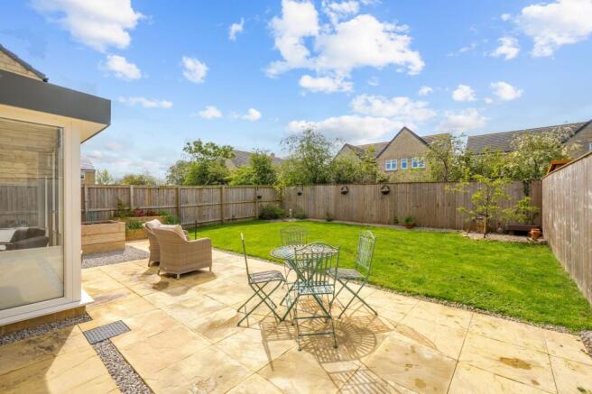 4 bed Detached for sale Image 4