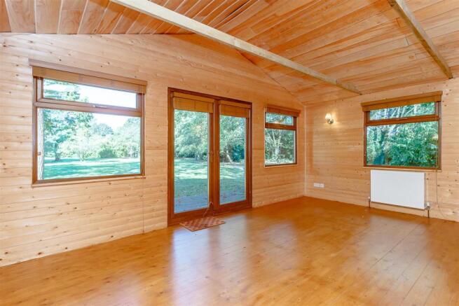 8364211-interior02.jpg