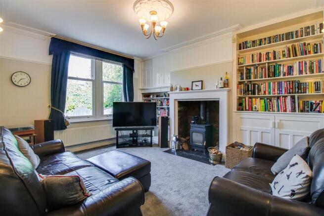 4 bed Detached for sale Image 8