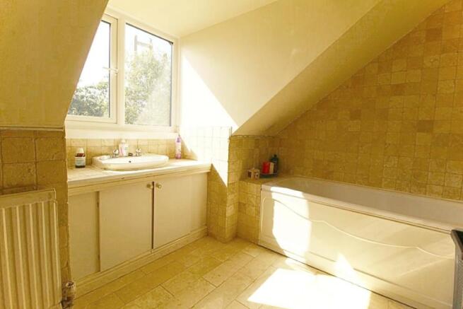 FAMILY BATHROOM