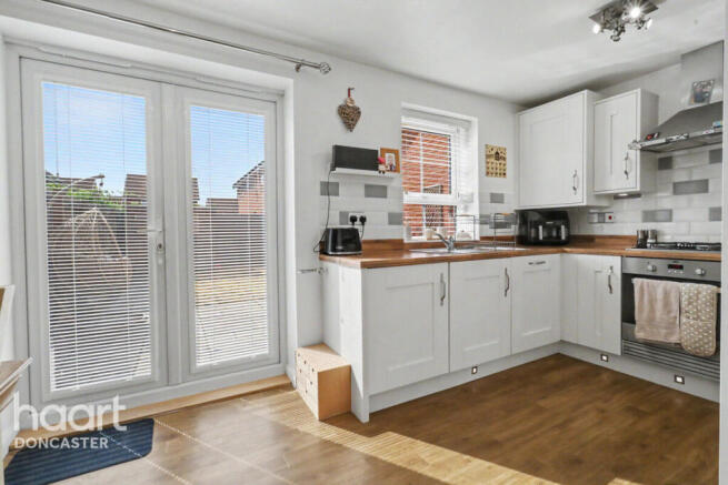 3 bed Semi-Detached for sale Image 11