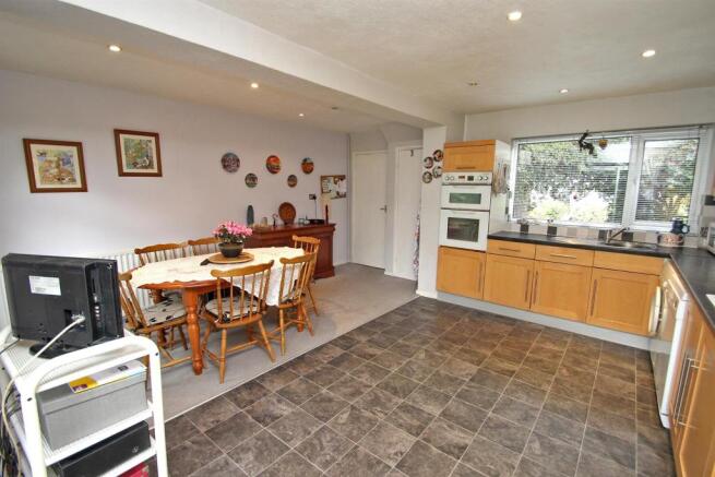 Dining kitchen