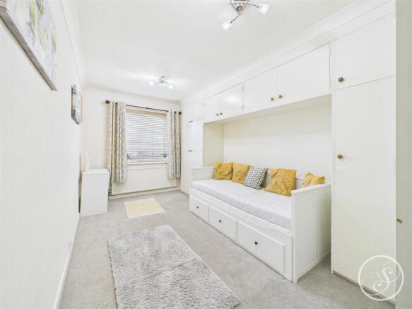 2 bed Flat for sale Image 12
