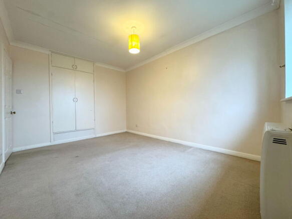 3 bed Terraced for sale Image 11