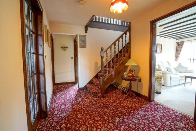 5 bed Detached for sale Image 10