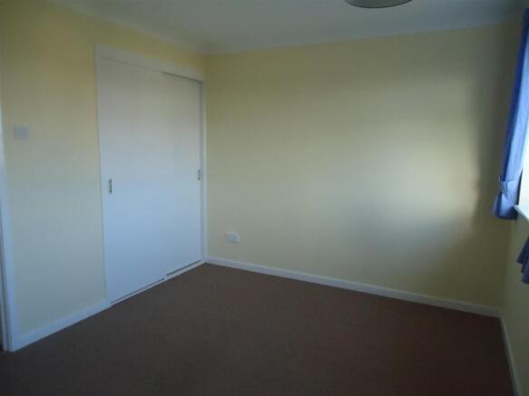 bedroom 1.JPG