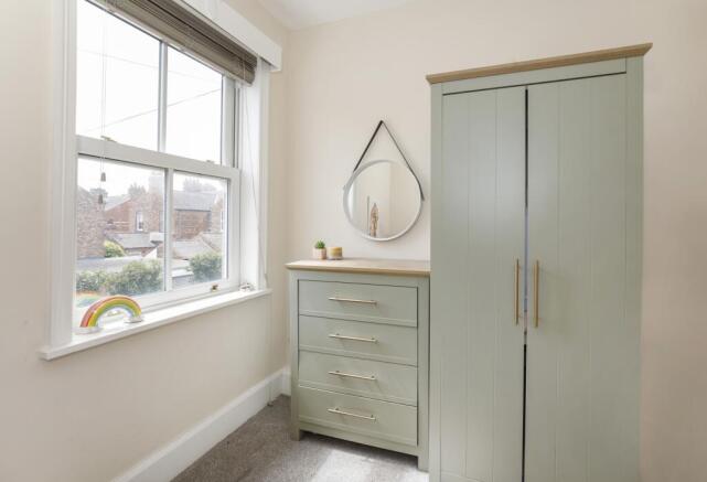 3 bed Flat to rent Image 8