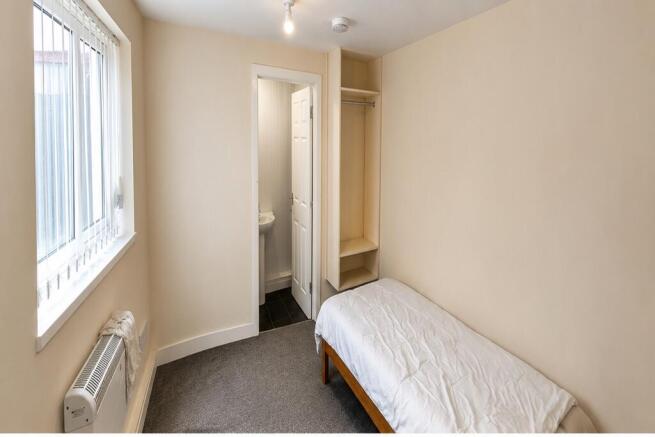 4 bed Terraced for sale Image 5
