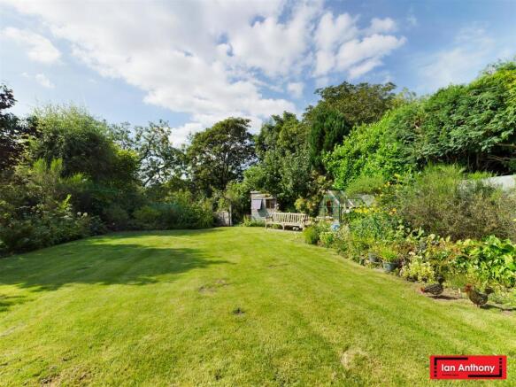 REAR AND SIDE GARDEN