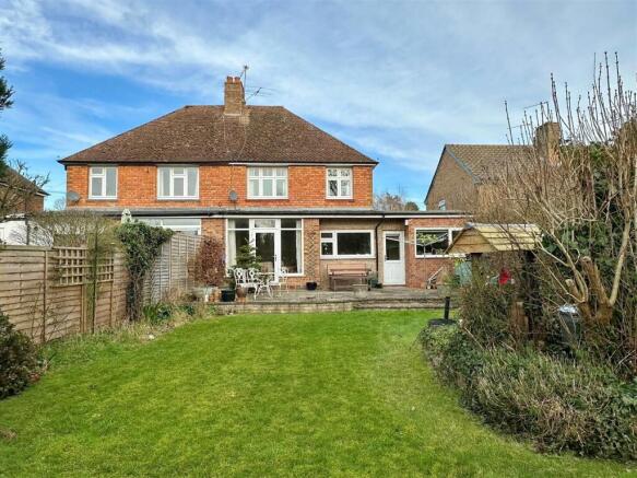 garden to house