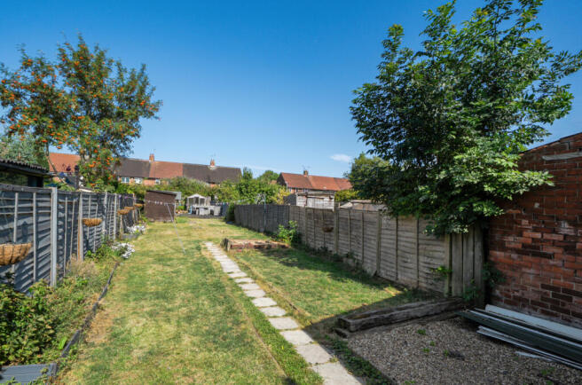 3 bed Terraced for sale Image 10