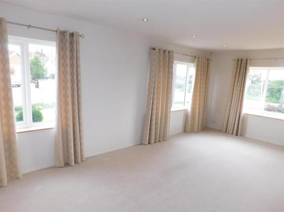 Lounge/Sitting Room