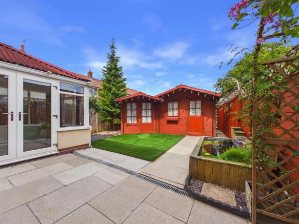 3 bed Terraced for sale Image 11