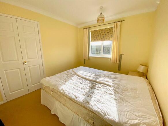 Bed 1.jpg
