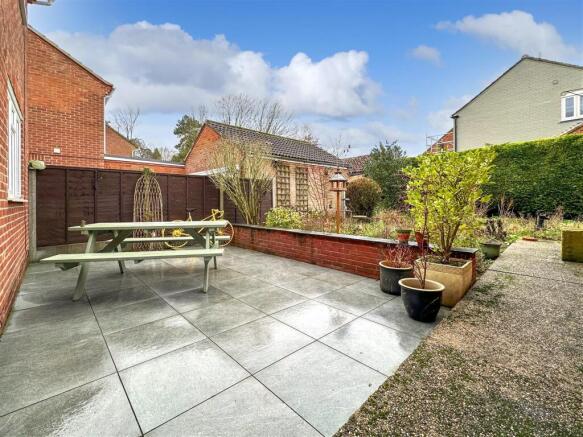 Private Rear Garden 073