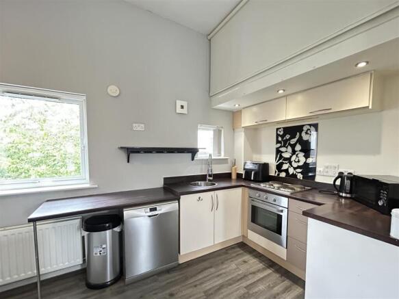 2 bed Apartment for sale Image 11