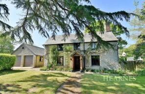 Moorlands, Haddons Drive, Three Legged Cross BH21 6QU