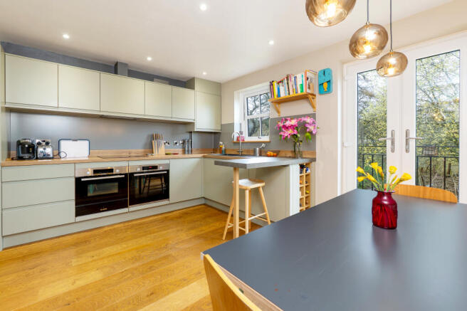 4 bed Terraced for sale Image 6