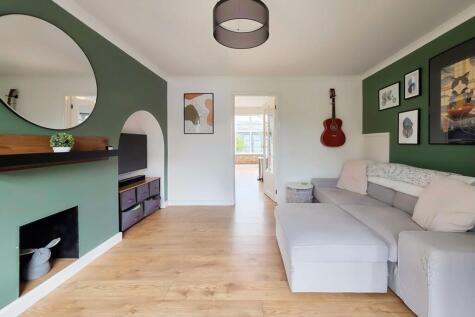 Sussex Gardens, Rustington, BN16