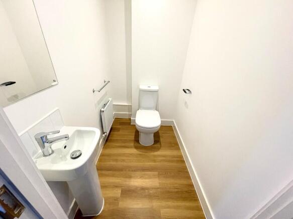 3 bed Semi-Detached to rent Image 6
