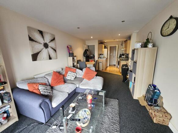 2 bed Flat to rent Image 4