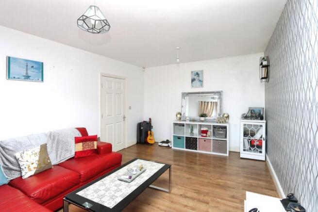 6 bed Detached for sale Image 5