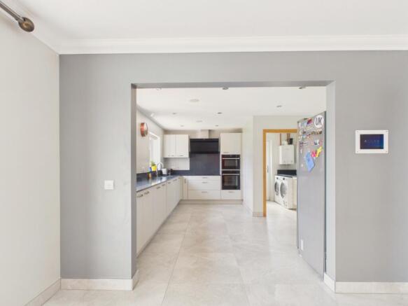 4 bed Detached for sale Image 5