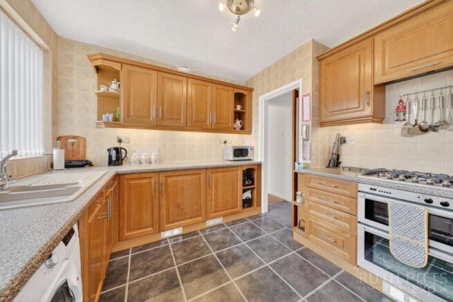 2 bed Semi-Detached Bungalow for sale Image 7