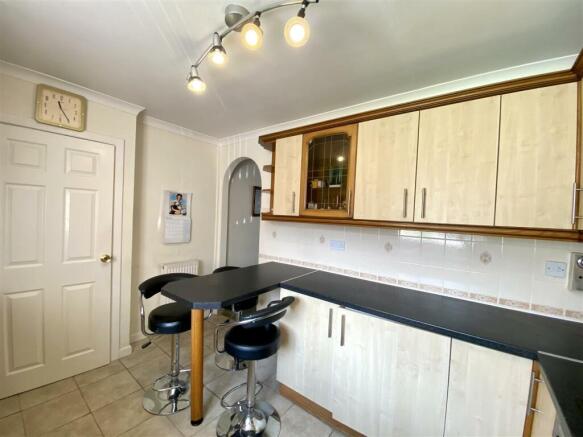 KITCHEN/BREAKFAST ROOM