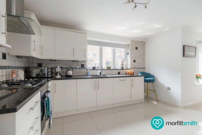 4 bed Semi-Detached for sale Image 11