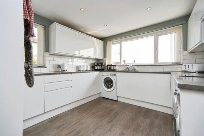 3 bed Detached Bungalow for sale Image 5