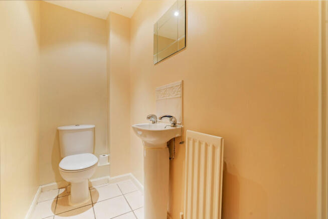 3 bed Town House for sale Image 6