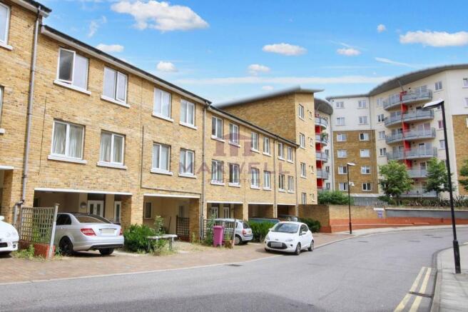 4 bed 2 bath house for rent, Bow, E3