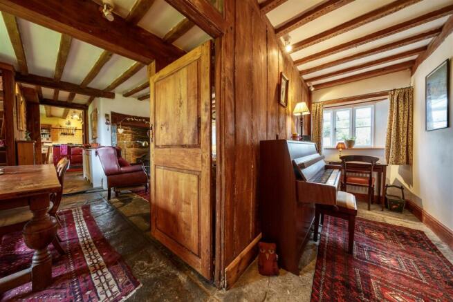Entrance Hall / Snug