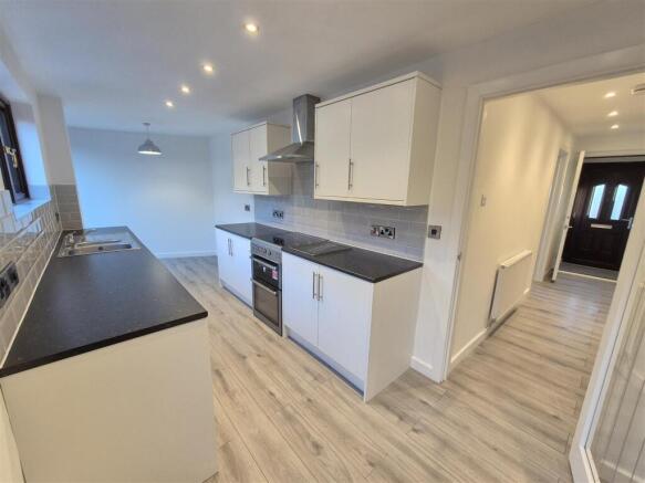 Kitchen hallwau.jpg