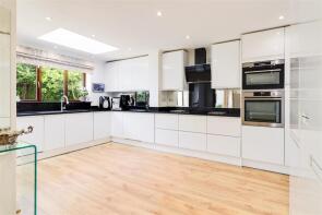 6, Moore Close, Cambridge CB4 1ZP