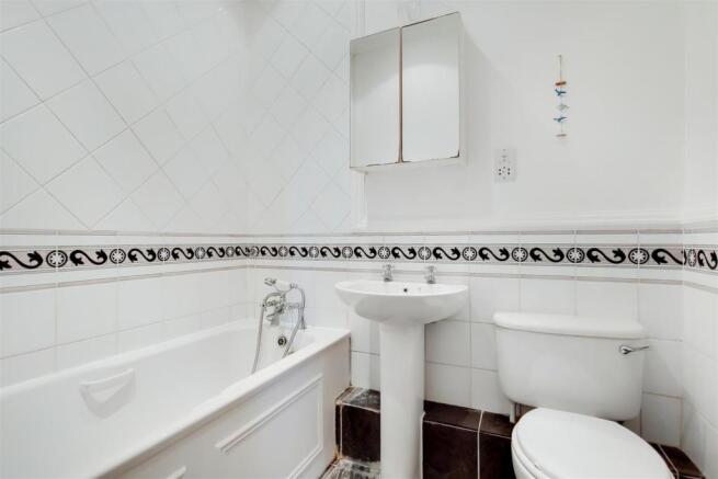 9_Bathroom-0.jpg