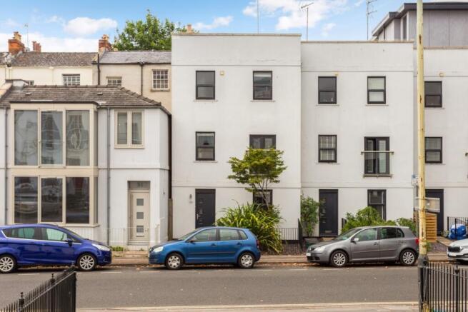 1 Trelawn Court 3...